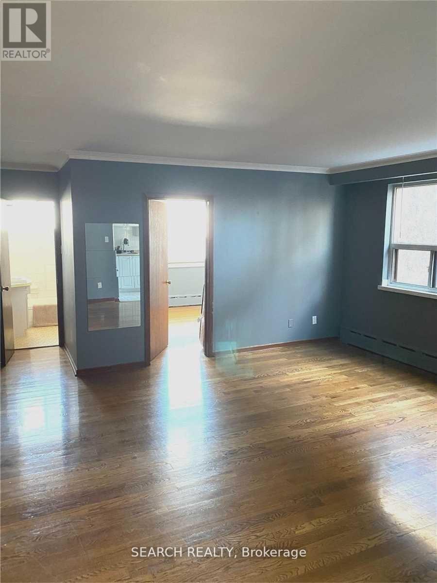 2 - 115 Eight Street, Toronto, Ontario  M8V 3C5 - Photo 5 - W12501870