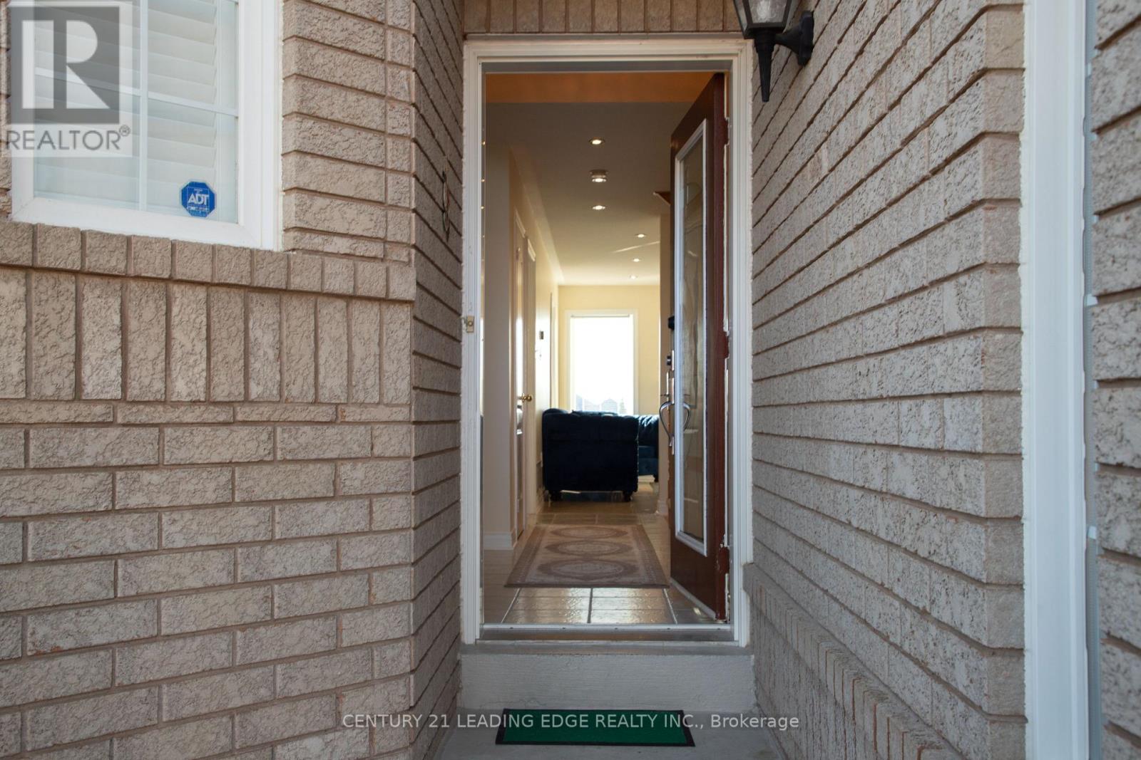 157 Dooley Crescent, Ajax, Ontario L1T 4J6 - Photo 5 - E12507672