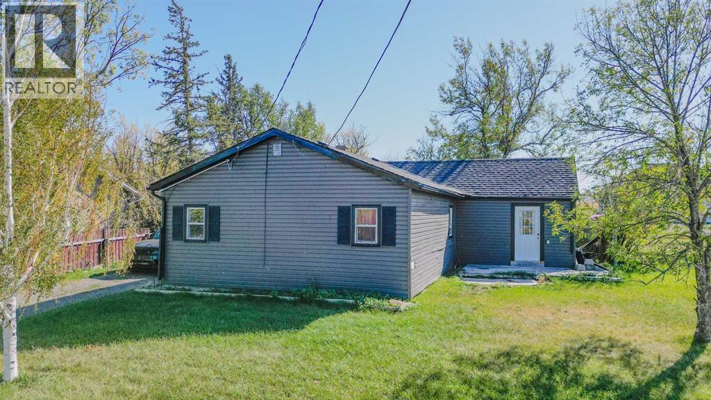 54 8 Avenue W, Cardston, Alberta