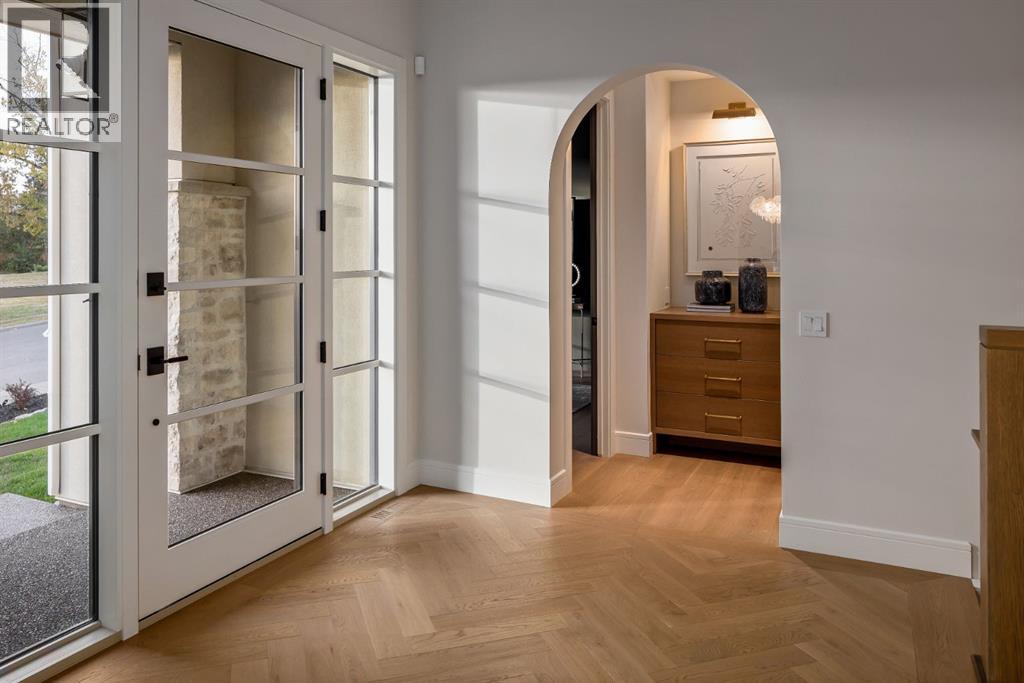 Property at 2920 Toronto Crescent NW image 4