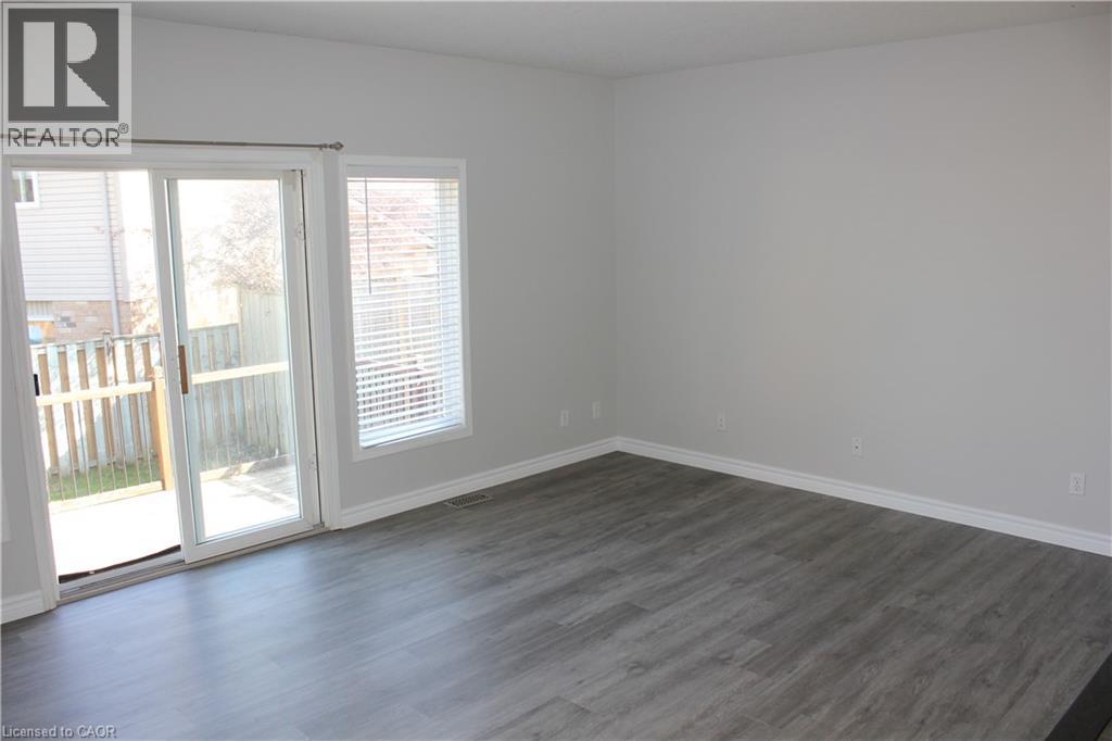 590 Little Dover Crescent, Waterloo, Ontario N2K 4E5 - Photo 4 - 40785383