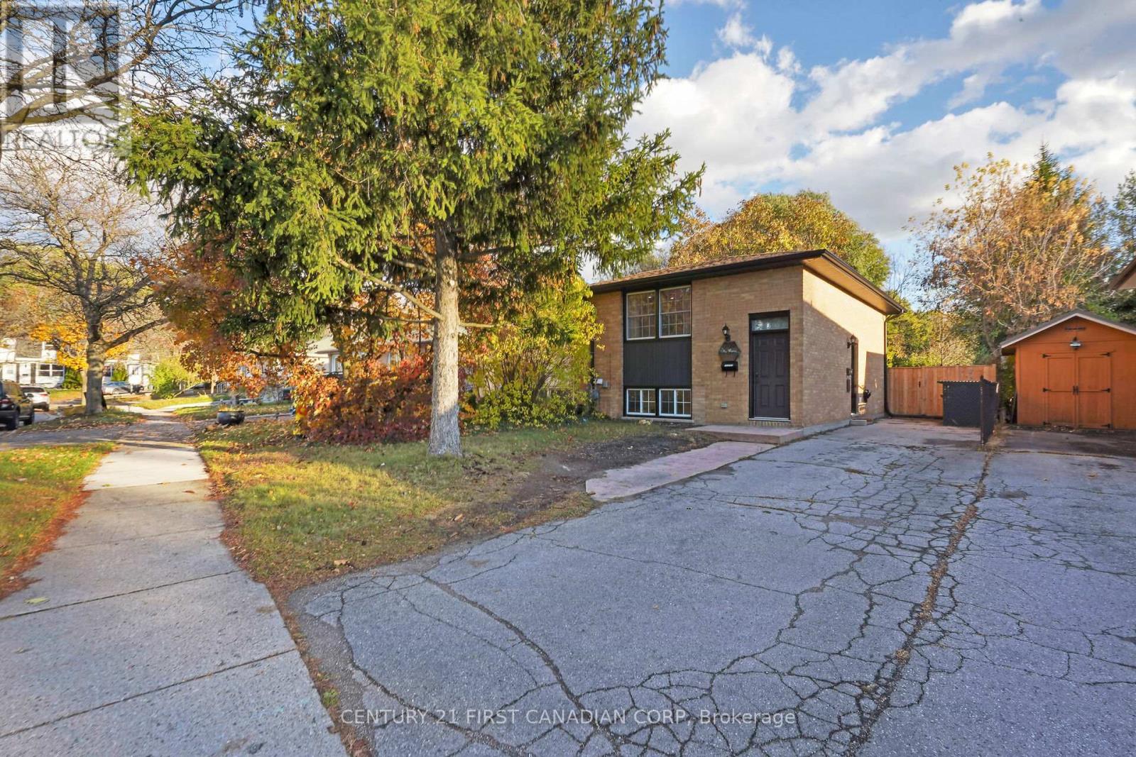 709 Sevilla Park Place, London East, Ontario  N5Y 4H9 - Photo 2 - X12508354