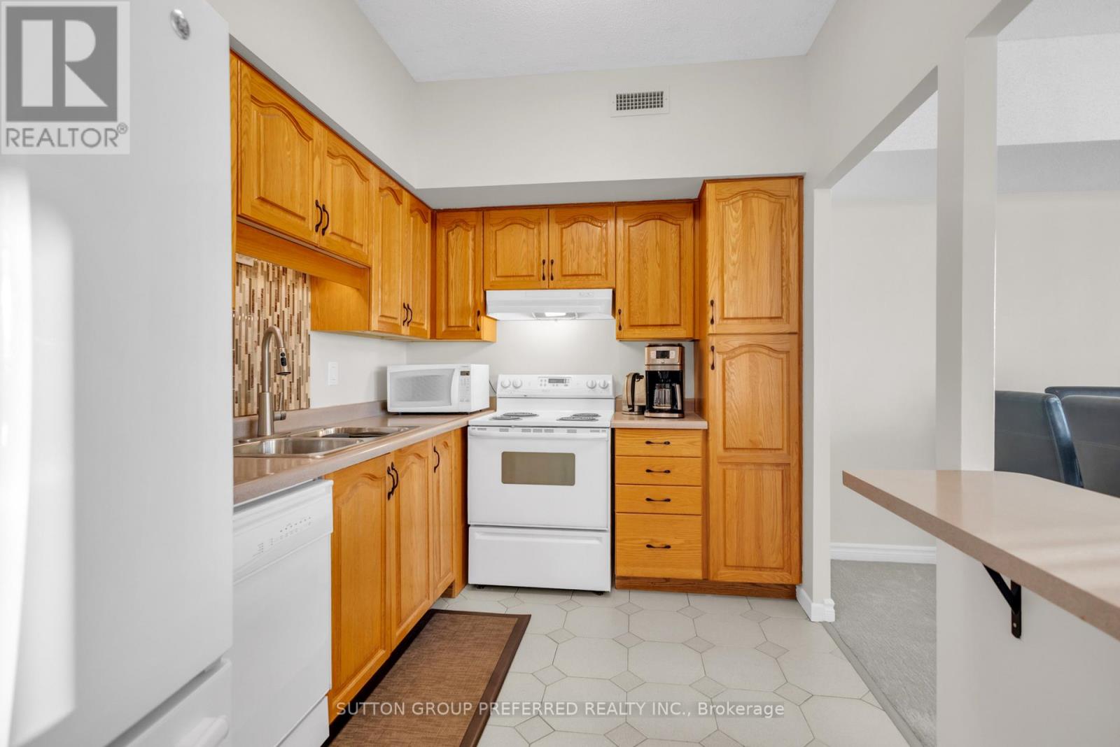 1201 - 744 Wonderland Road S, London South, Ontario  N6K 4K3 - Photo 12 - X12508404