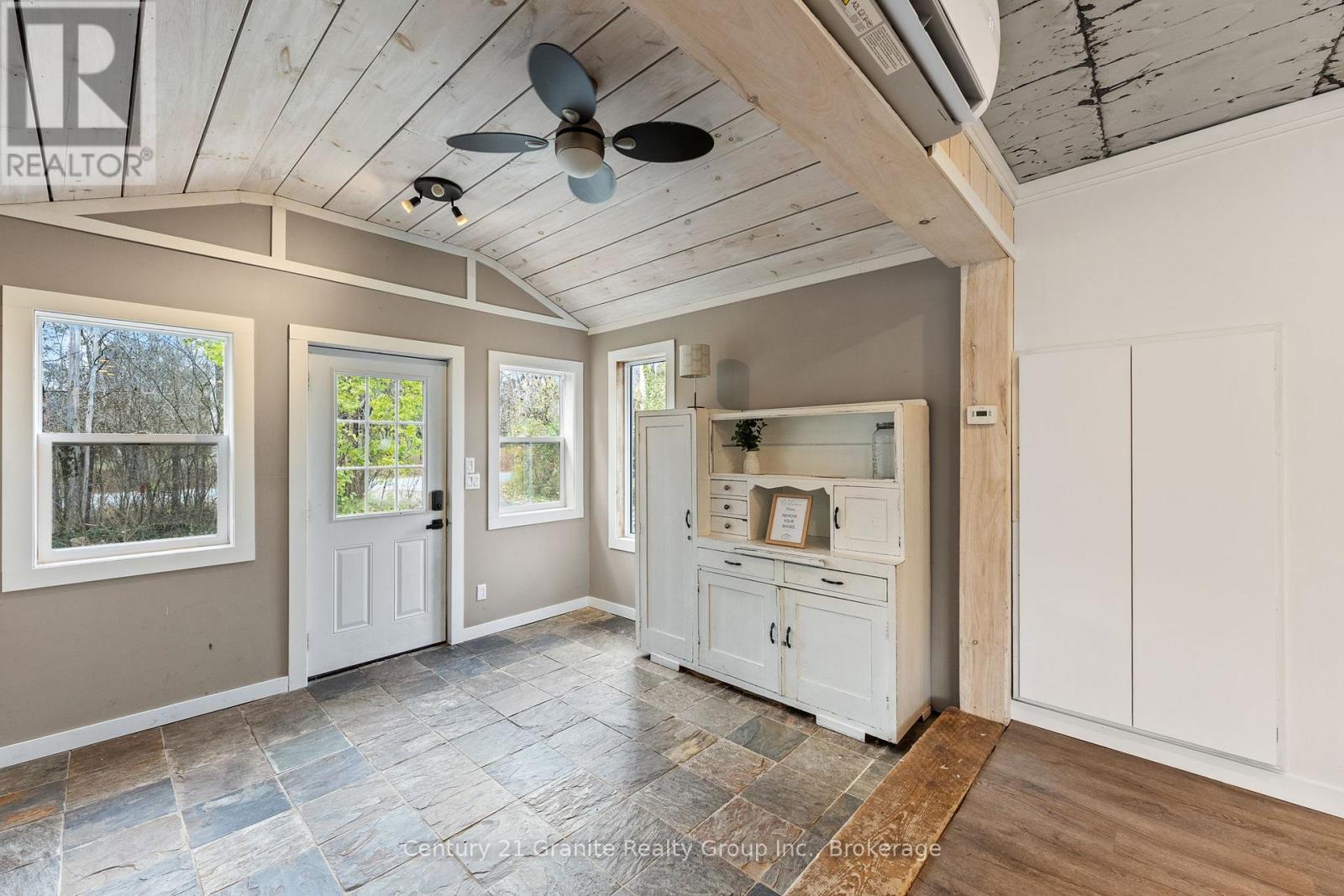 1126 Rice Road, Minden Hills, Ontario K0M 2K0 - Photo 5 - X12508336