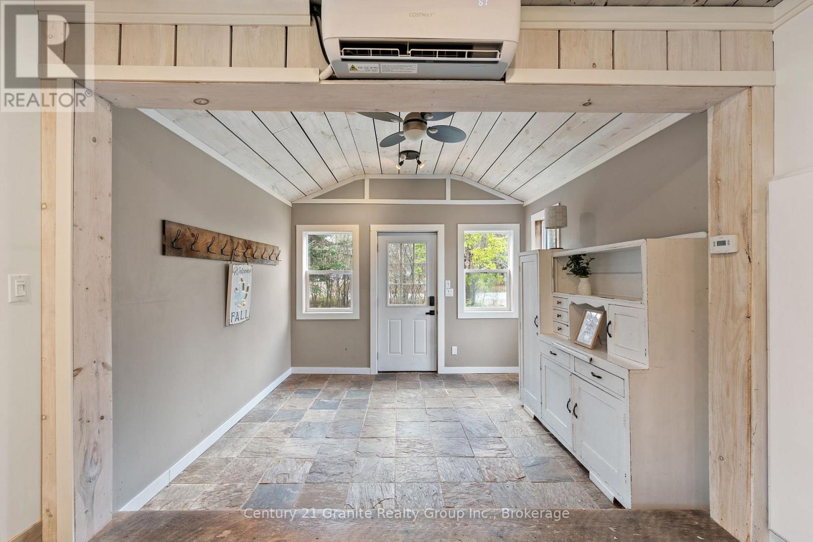 1126 Rice Road, Minden Hills, Ontario K0M 2K0 - Photo 6 - X12508336