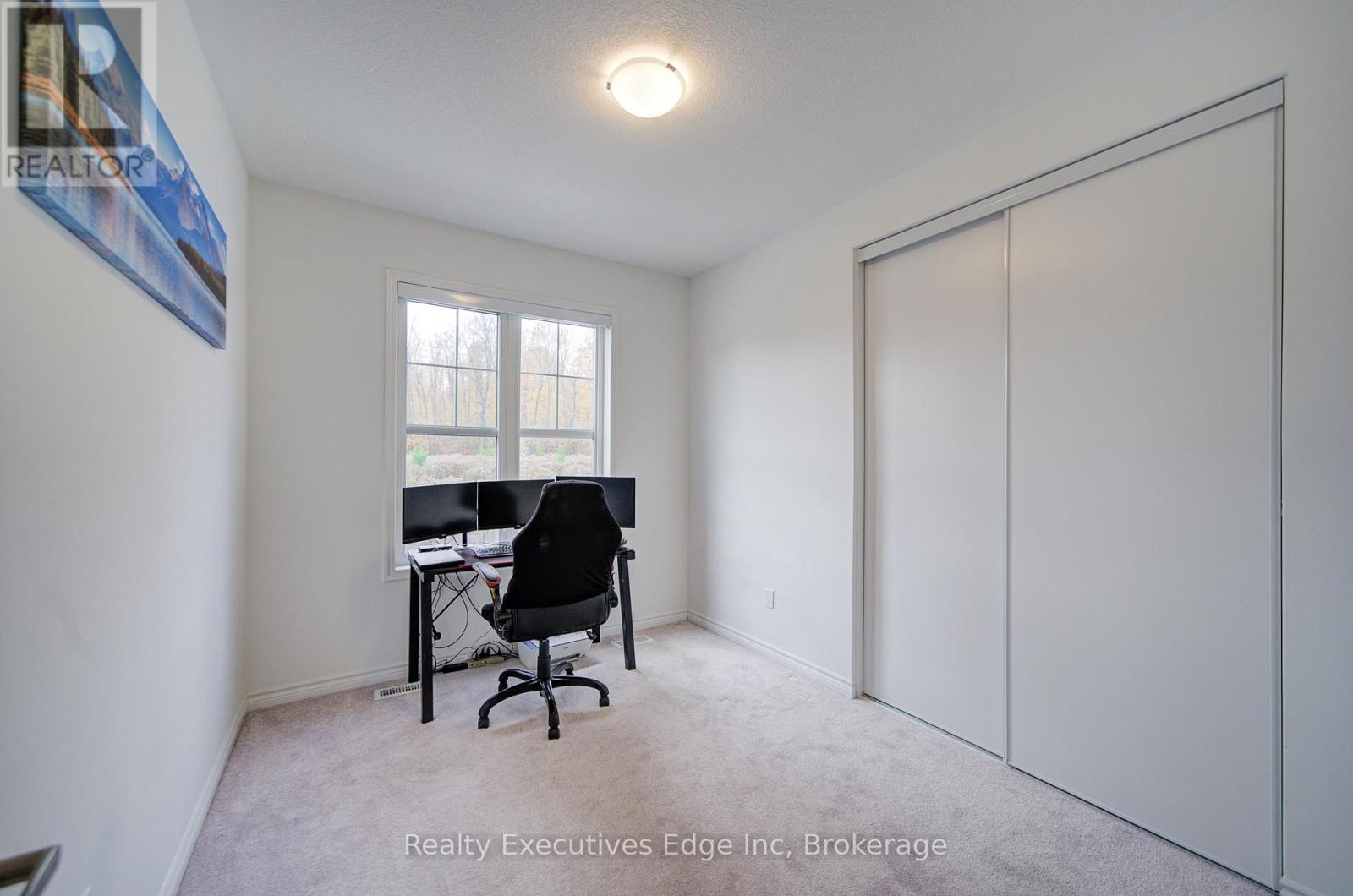 229 Forestwalk Street, Kitchener, Ontario N2R 0T2 - Photo 19 - X12508360