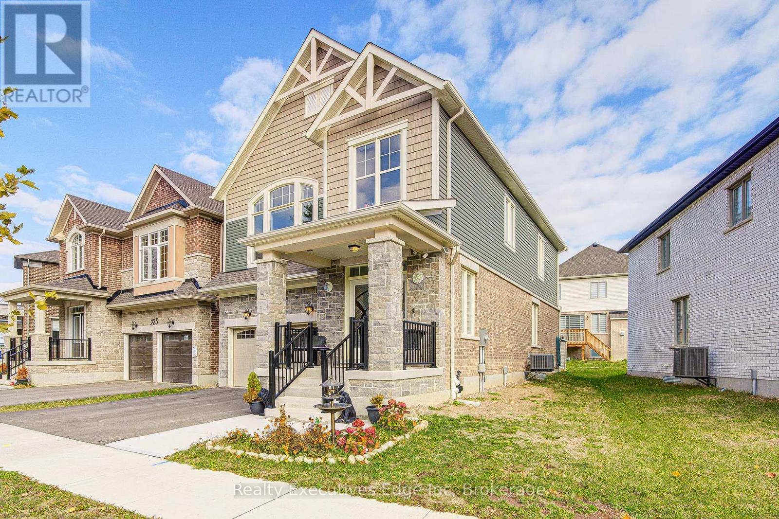 229 Forestwalk Street, Kitchener, Ontario N2R 0T2 - Photo 4 - X12508360