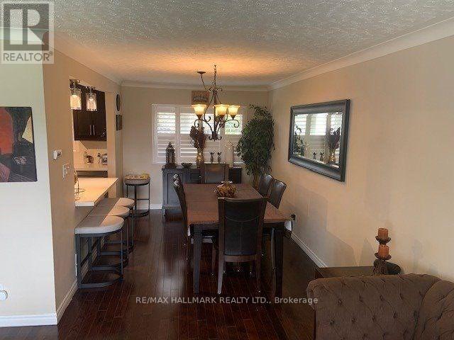 122 Wyndcliff Crescent, Toronto, Ontario  M4A 2K4 - Photo 3 - C12508132