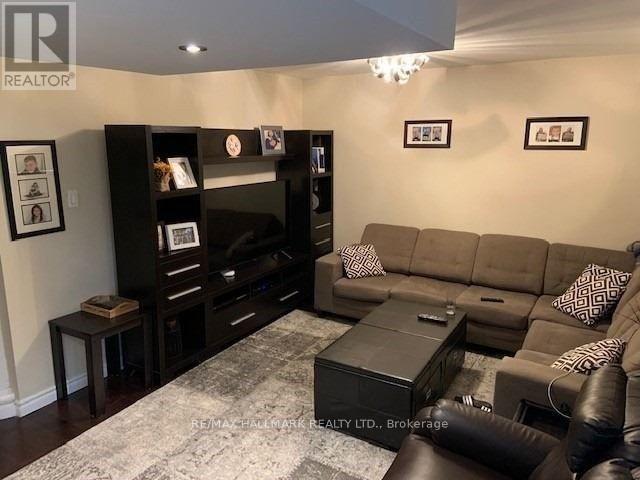 122 Wyndcliff Crescent, Toronto, Ontario  M4A 2K4 - Photo 8 - C12508132