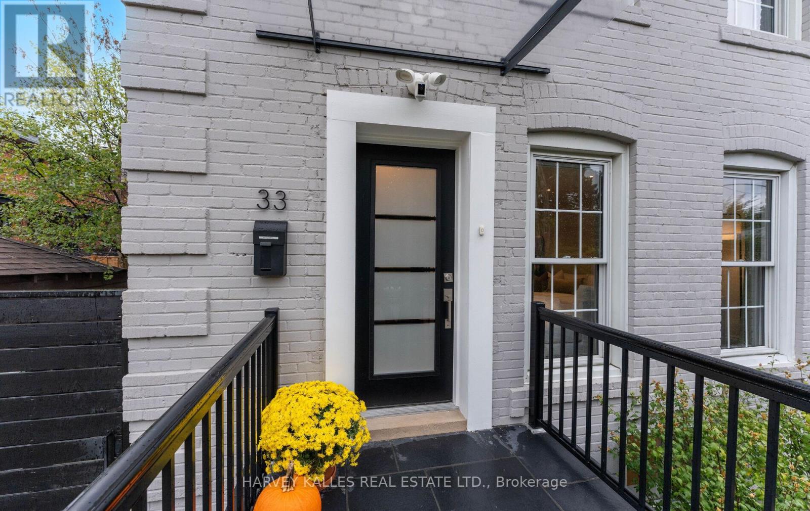 33 Ledbury Street, Toronto, Ontario  M5N 2Y8 - Photo 4 - C12508138