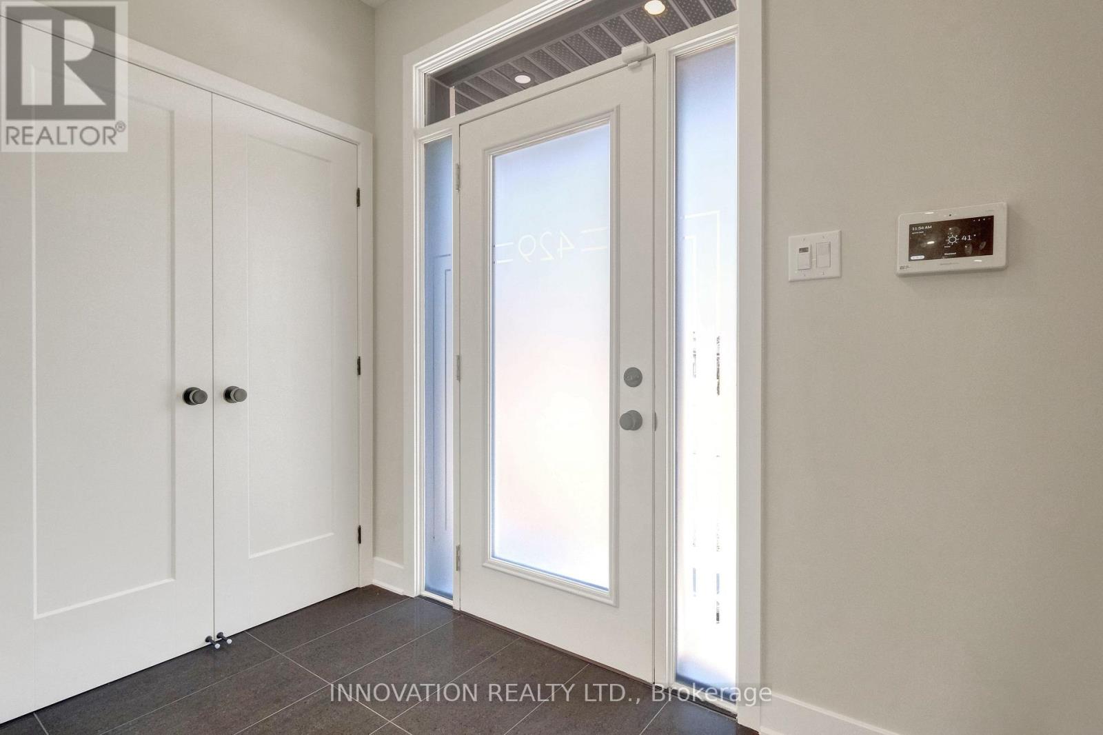 429 Fernside Street, Ottawa, Ontario  K2T 0L2 - Photo 6 - X12508204