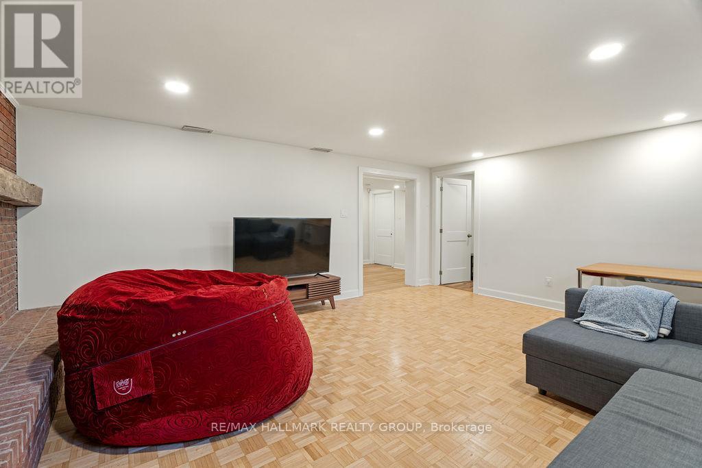 275 Crocus Avenue, Ottawa, Ontario  K1H 6C7 - Photo 35 - X12508216