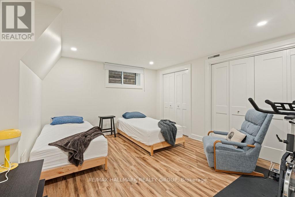 275 Crocus Avenue, Ottawa, Ontario  K1H 6C7 - Photo 36 - X12508216