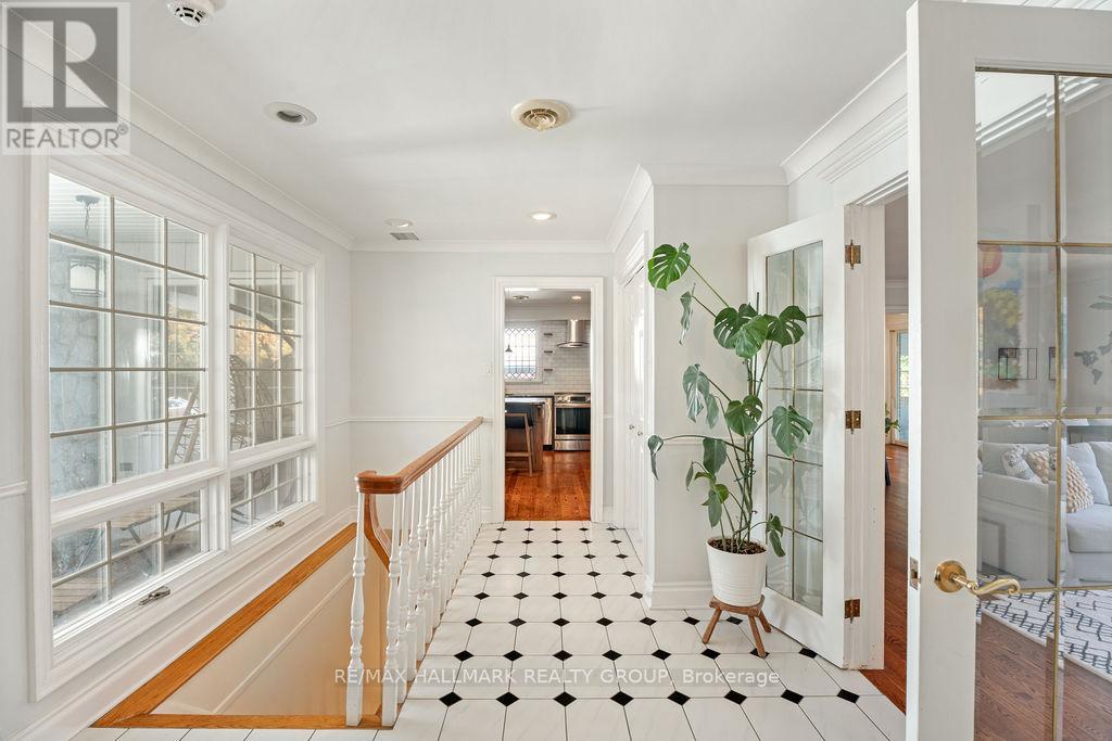 275 Crocus Avenue, Ottawa, Ontario  K1H 6C7 - Photo 5 - X12508216