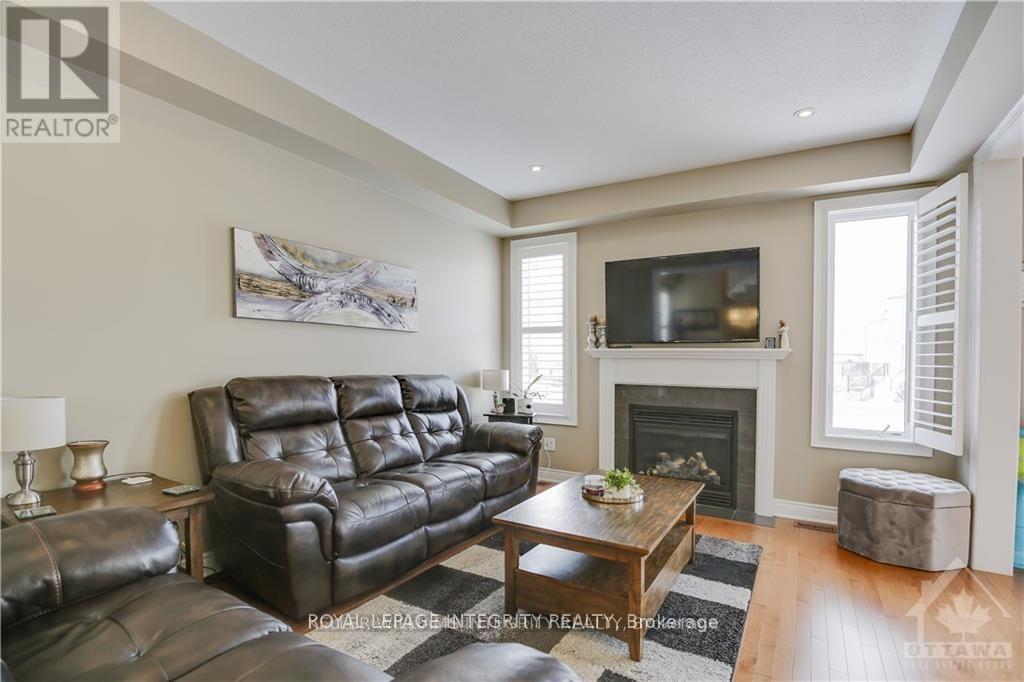 307 Meadowbreeze Drive, Ottawa, Ontario  K2M 0J7 - Photo 10 - X12508228
