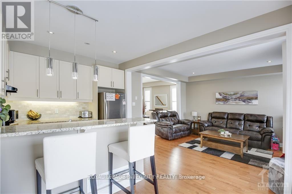 307 Meadowbreeze Drive, Ottawa, Ontario  K2M 0J7 - Photo 11 - X12508228