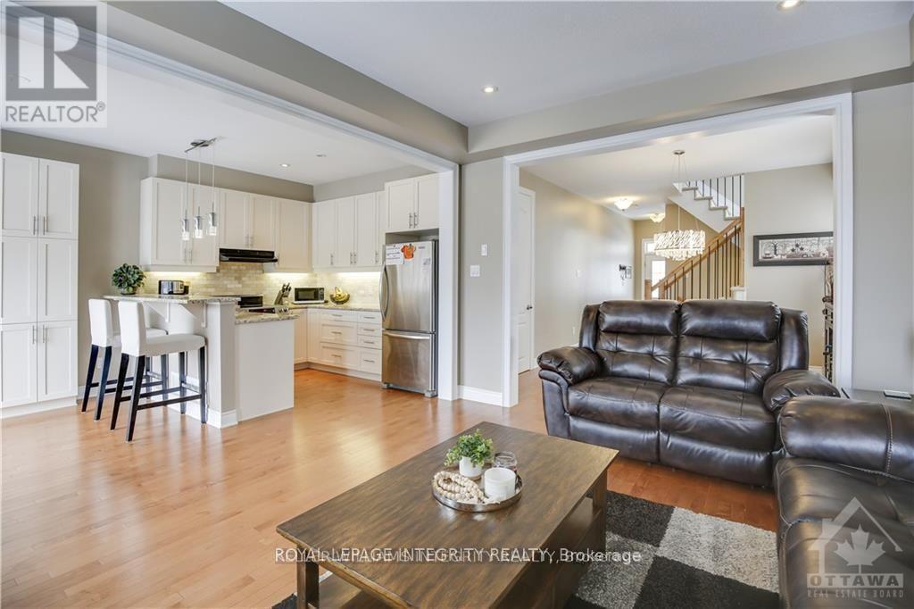 307 Meadowbreeze Drive, Ottawa, Ontario  K2M 0J7 - Photo 12 - X12508228