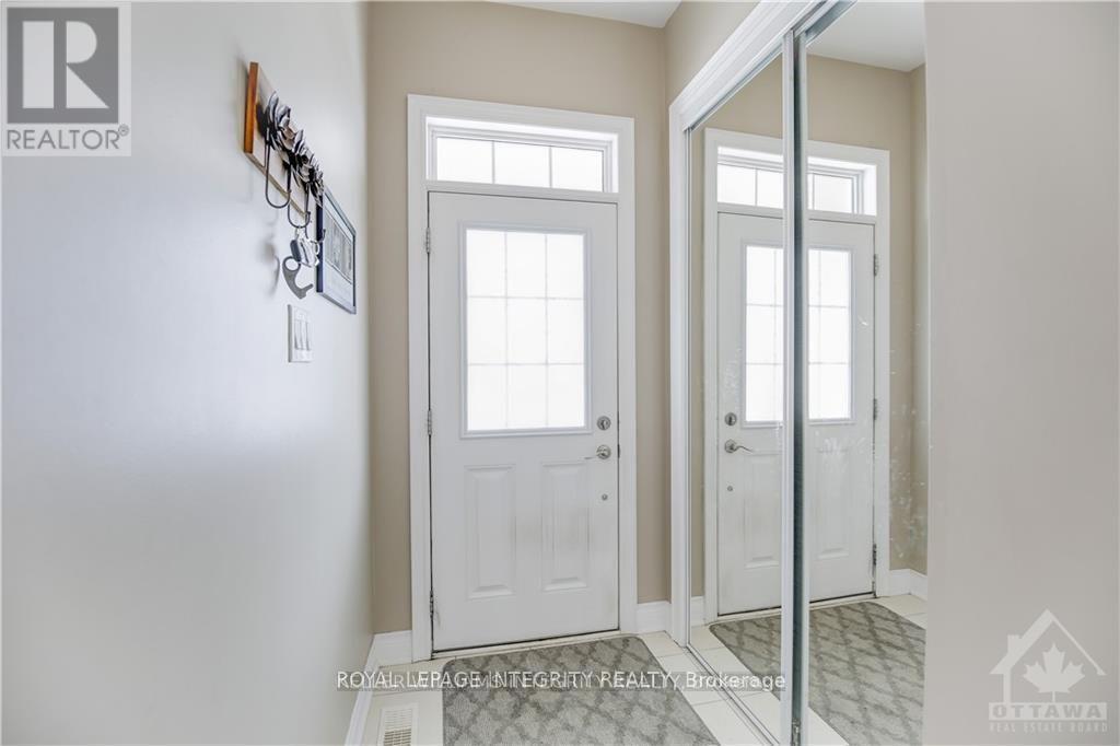 307 Meadowbreeze Drive, Ottawa, Ontario  K2M 0J7 - Photo 2 - X12508228