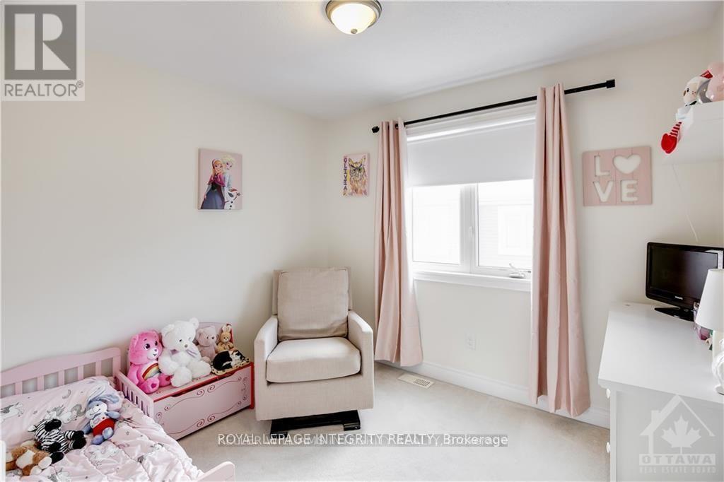 307 Meadowbreeze Drive, Ottawa, Ontario  K2M 0J7 - Photo 22 - X12508228