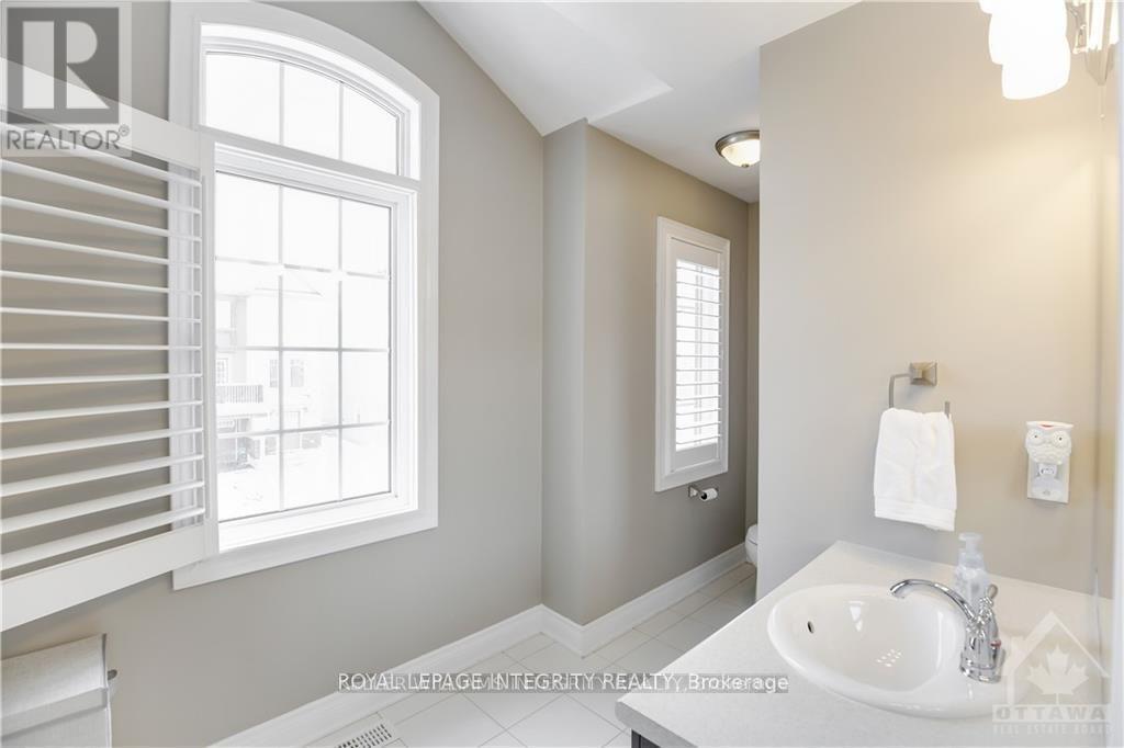 307 Meadowbreeze Drive, Ottawa, Ontario  K2M 0J7 - Photo 26 - X12508228