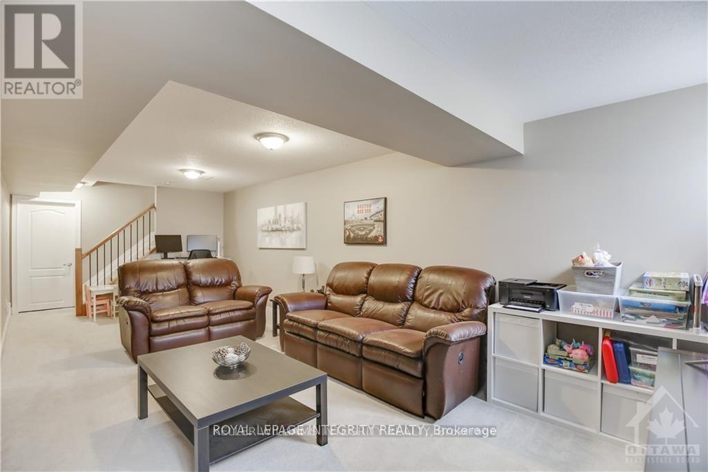 307 Meadowbreeze Drive, Ottawa, Ontario  K2M 0J7 - Photo 27 - X12508228