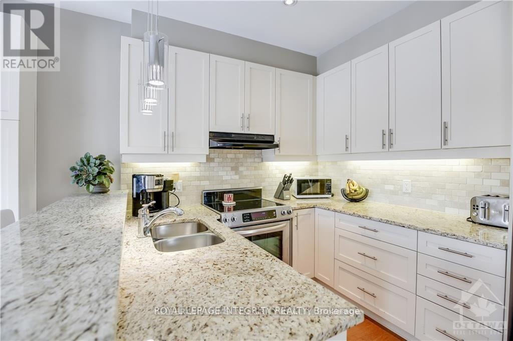 307 Meadowbreeze Drive, Ottawa, Ontario  K2M 0J7 - Photo 7 - X12508228