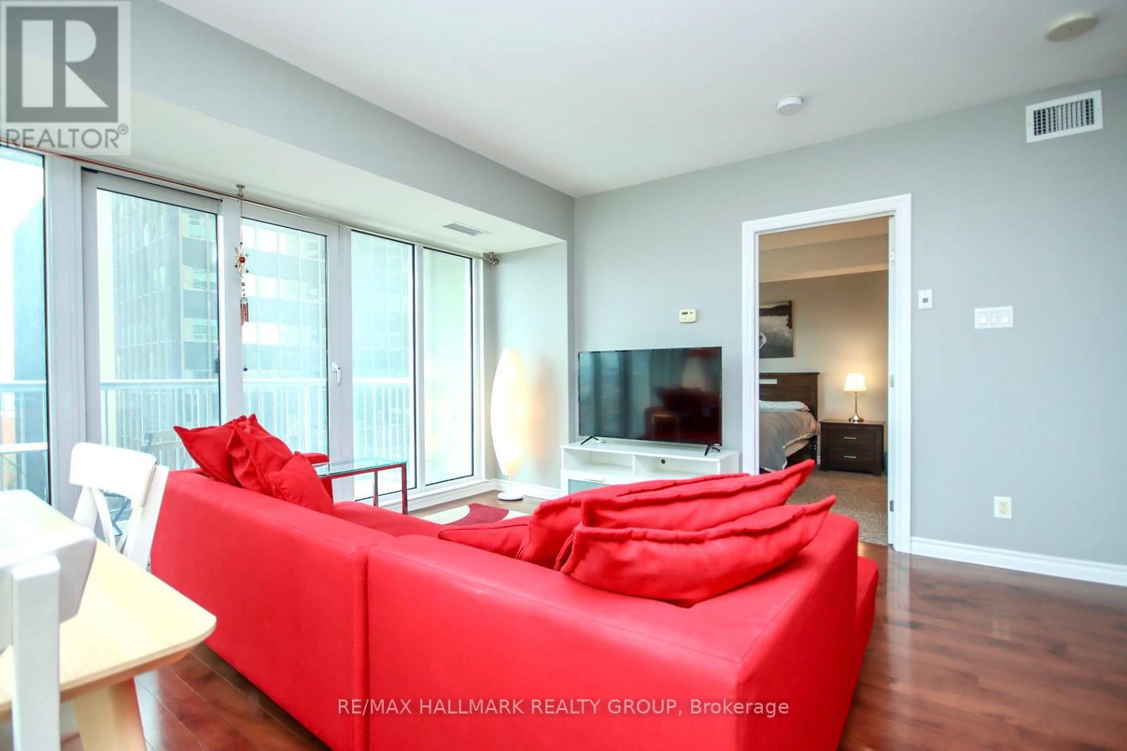 701 - 234 Rideau Street, Ottawa, Ontario  K1N 0A9 - Photo 8 - X12508252