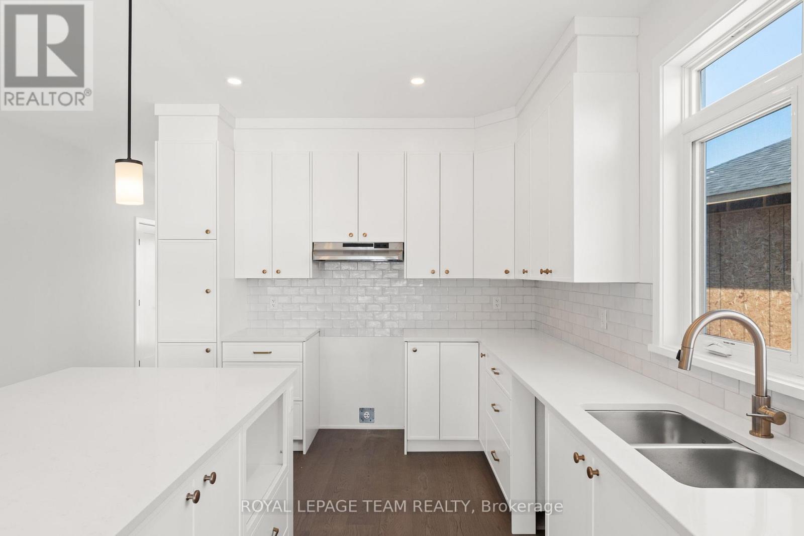 1054 Turner Drive, Brockville, Ontario  K6V 0G8 - Photo 11 - X12508286