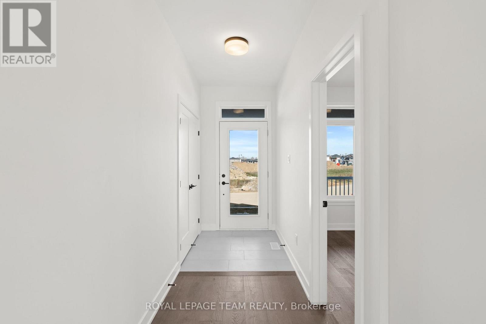 1054 Turner Drive, Brockville, Ontario  K6V 0G8 - Photo 5 - X12508286