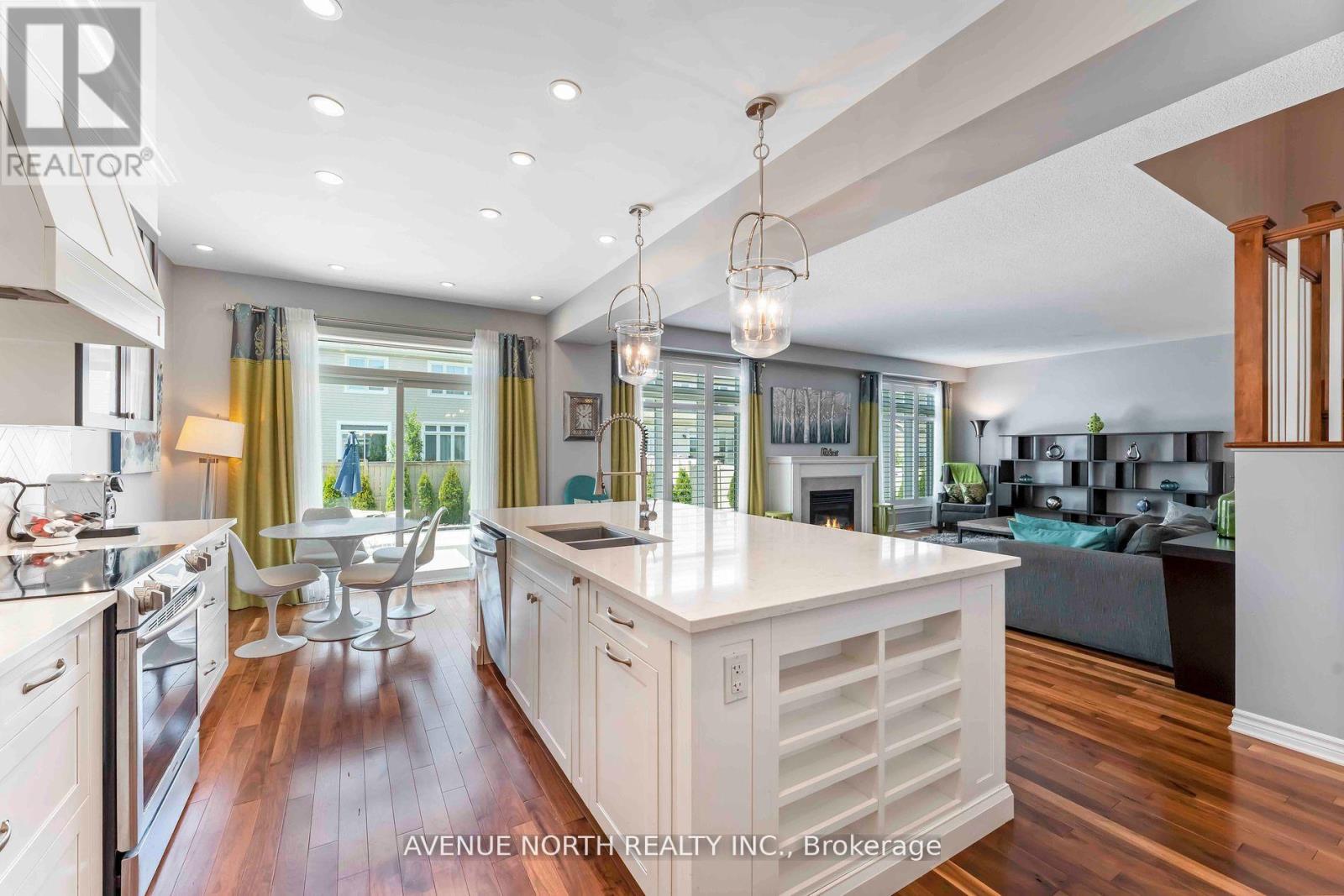 714 Bunchberry Way, Ottawa, Ontario  K1T 0J8 - Photo 12 - X12508330