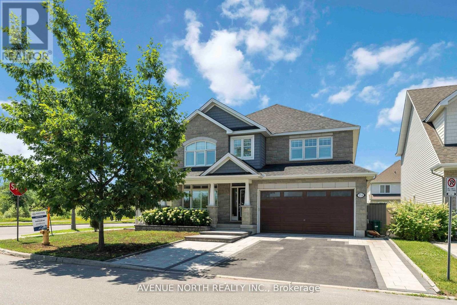 714 Bunchberry Way, Ottawa, Ontario  K1T 0J8 - Photo 2 - X12508330