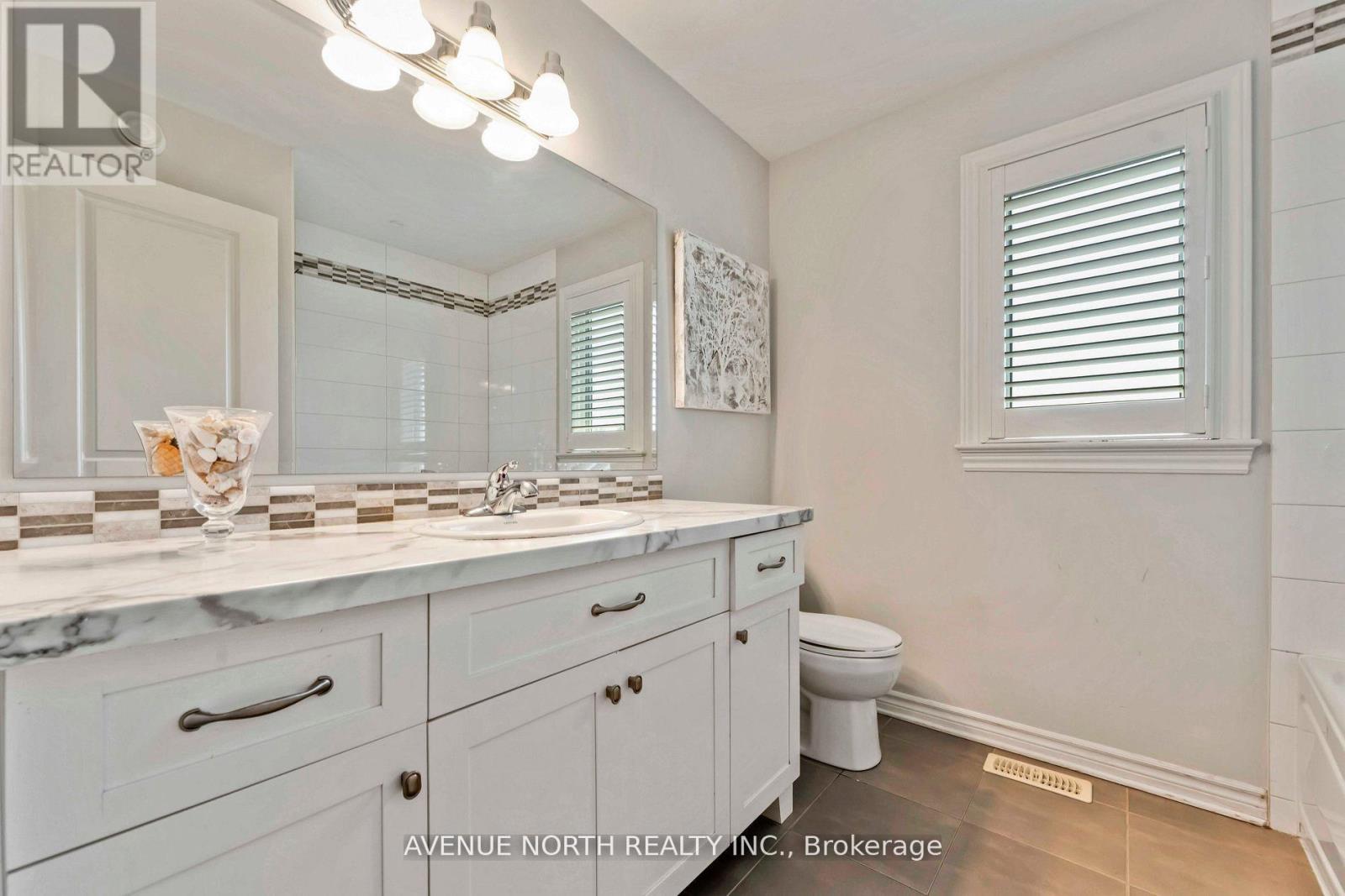 714 Bunchberry Way, Ottawa, Ontario  K1T 0J8 - Photo 23 - X12508330