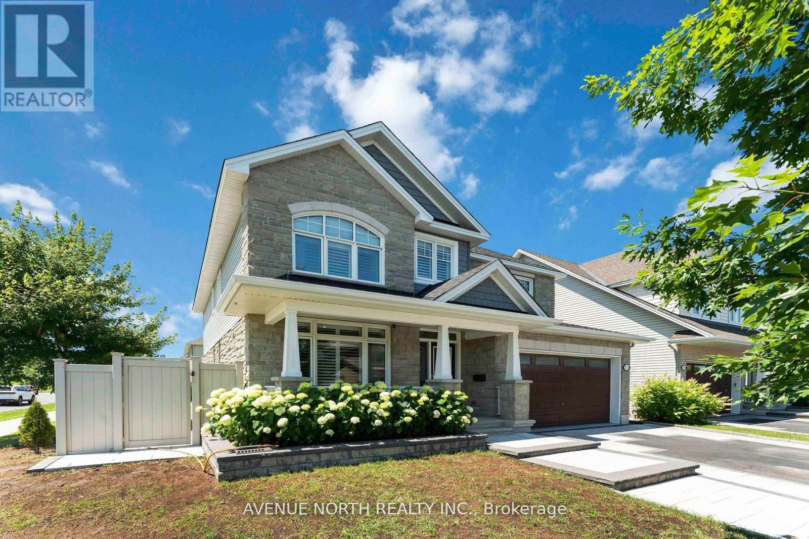 714 Bunchberry Way, Ottawa, Ontario  K1T 0J8 - Photo 3 - X12508330