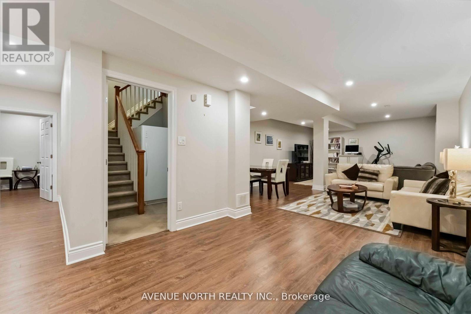 714 Bunchberry Way, Ottawa, Ontario  K1T 0J8 - Photo 37 - X12508330