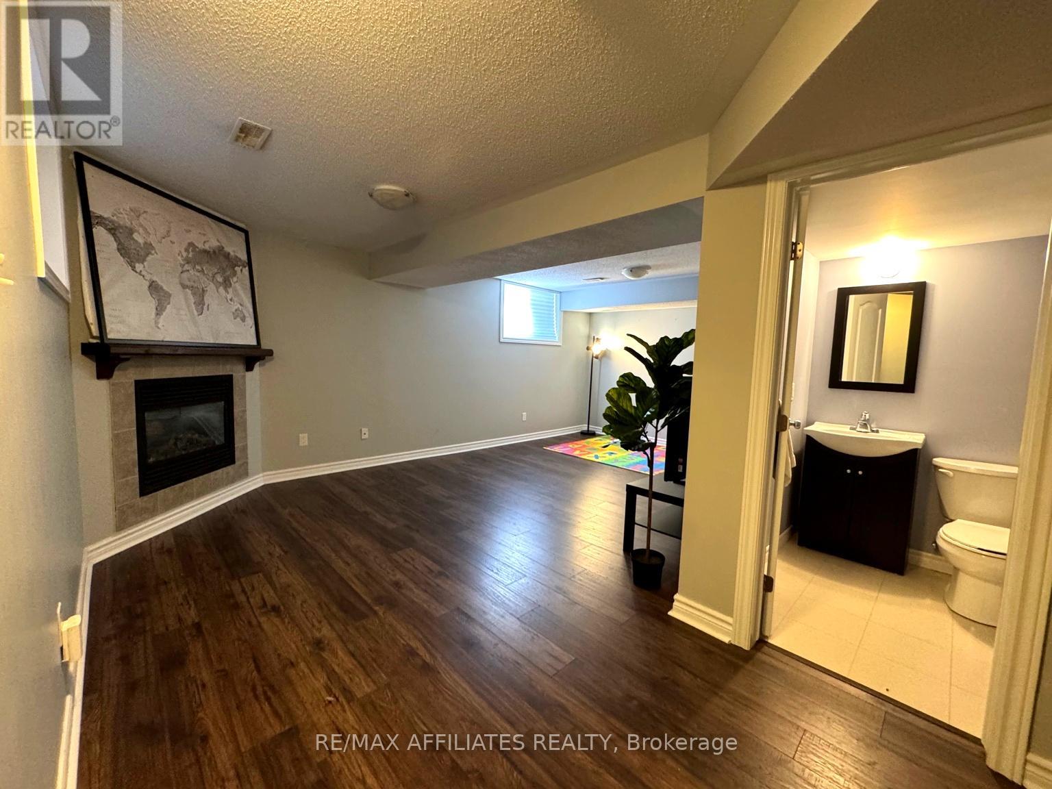 673 White Alder Avenue, Ottawa, Ontario  K1T 0E7 - Photo 33 - X12508380