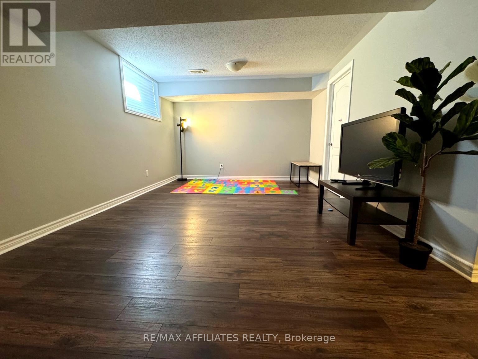 673 White Alder Avenue, Ottawa, Ontario  K1T 0E7 - Photo 35 - X12508380