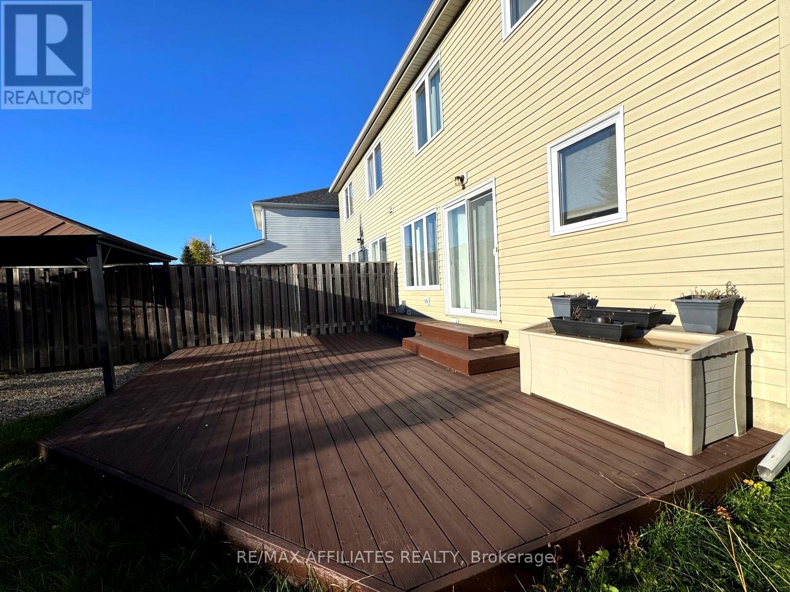 673 White Alder Avenue, Ottawa, Ontario  K1T 0E7 - Photo 38 - X12508380