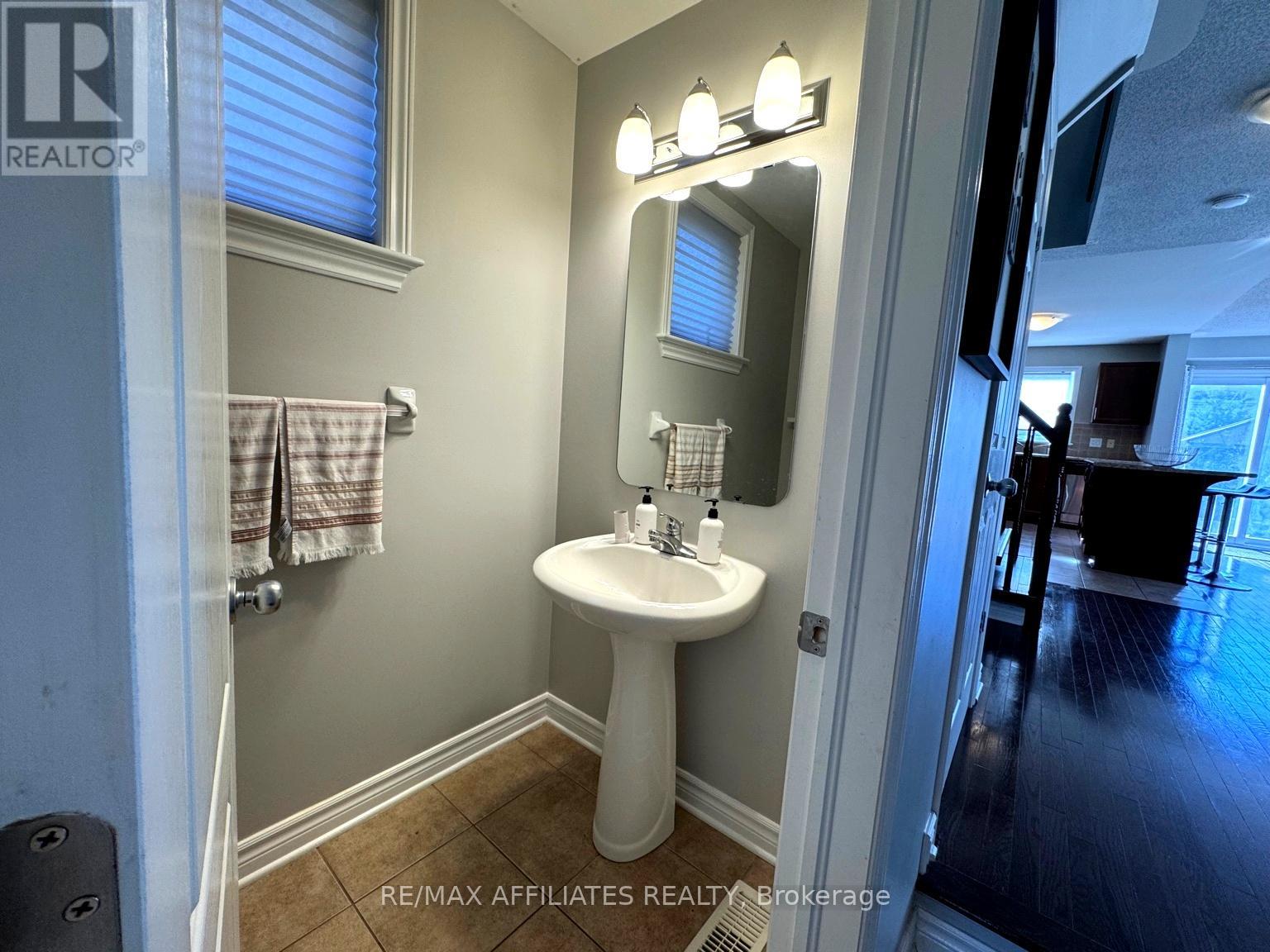 673 White Alder Avenue, Ottawa, Ontario  K1T 0E7 - Photo 6 - X12508380