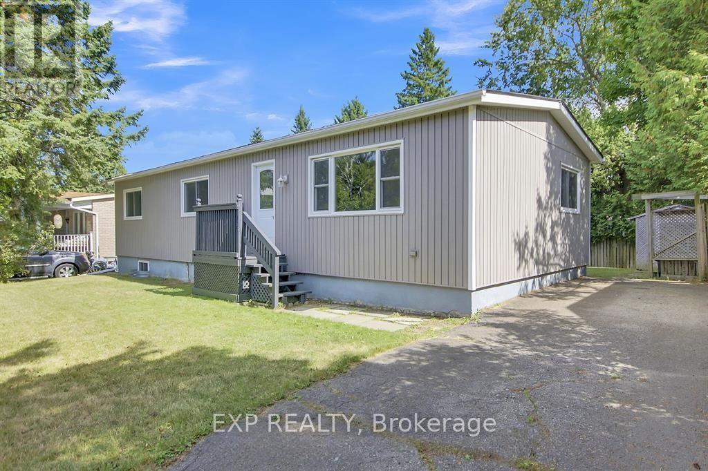 14 Lazy Nol Court, Ottawa, Ontario K2S 1T5 - Photo 2 - X12508400