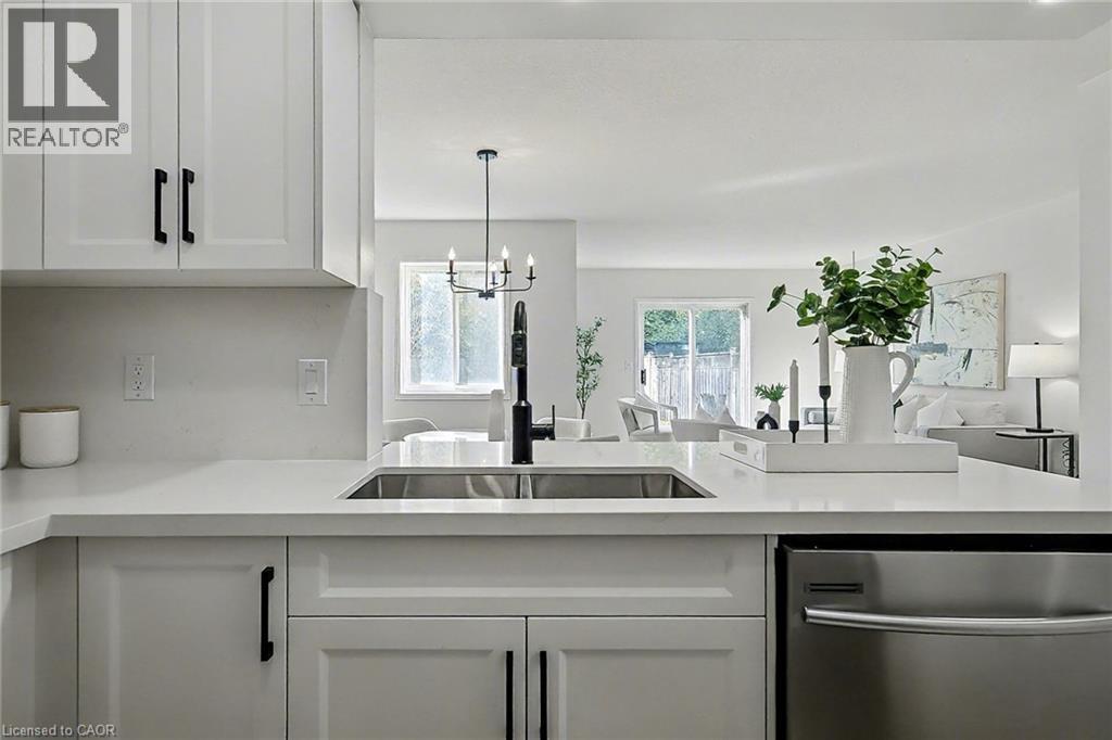 519 Mariner Drive, Waterloo, Ontario  N2K 3Y8 - Photo 8 - 40785547