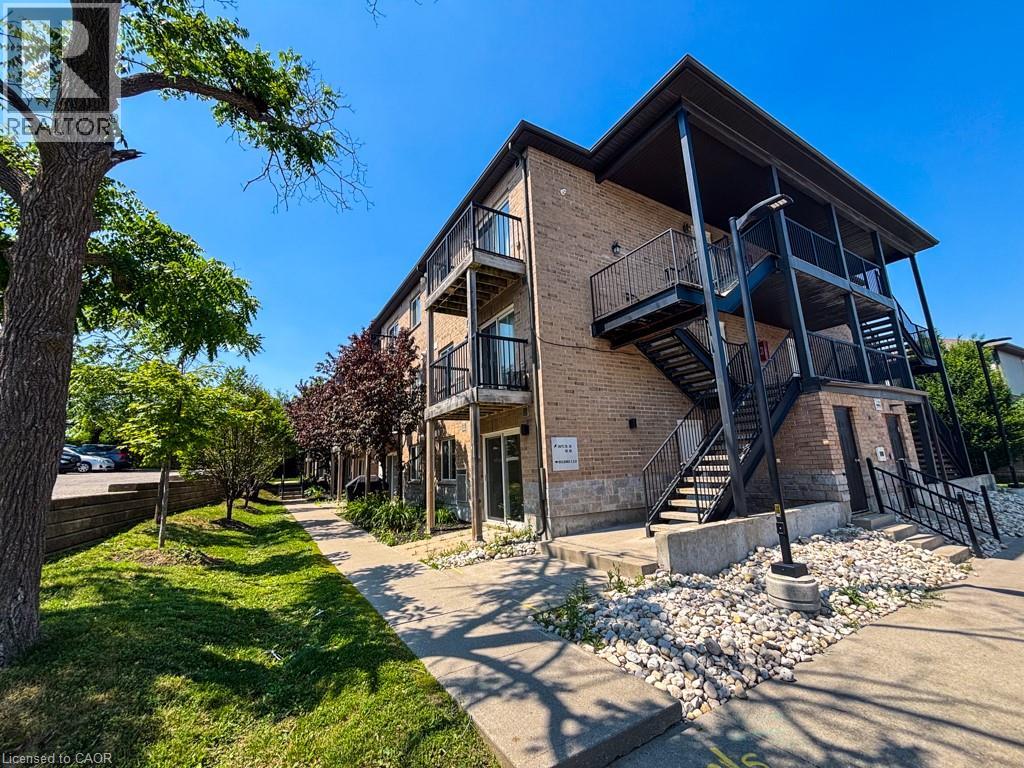 185 Windale Crescent Unit# 11b, Kitchener, Ontario  N2E 0G3 - Photo 3 - 40746666