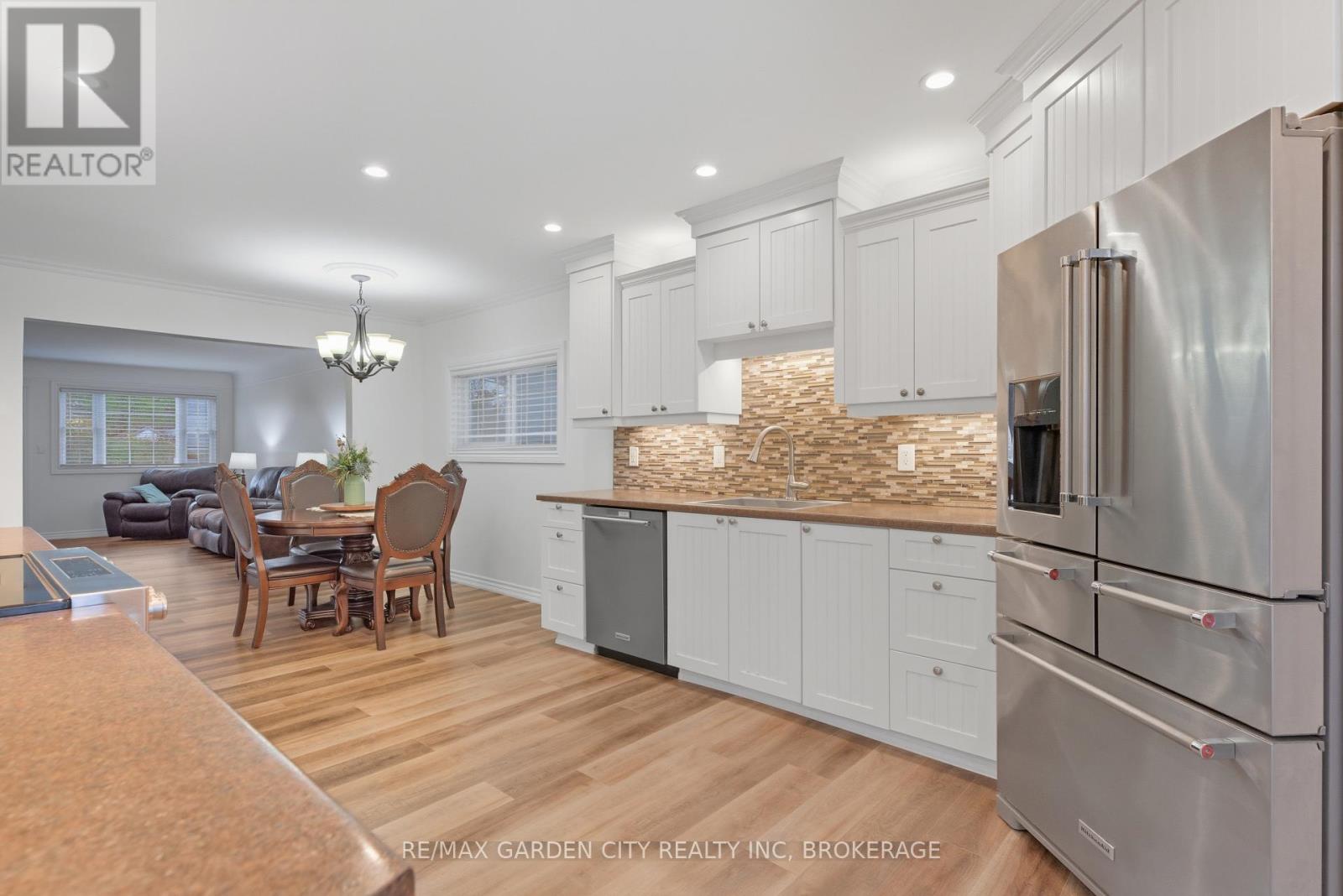 5294 Slater Avenue, Niagara Falls, Ontario  L2E 4W9 - Photo 7 - X12508186