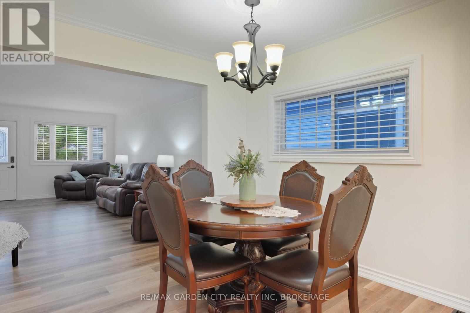 5294 Slater Avenue, Niagara Falls, Ontario  L2E 4W9 - Photo 9 - X12508186