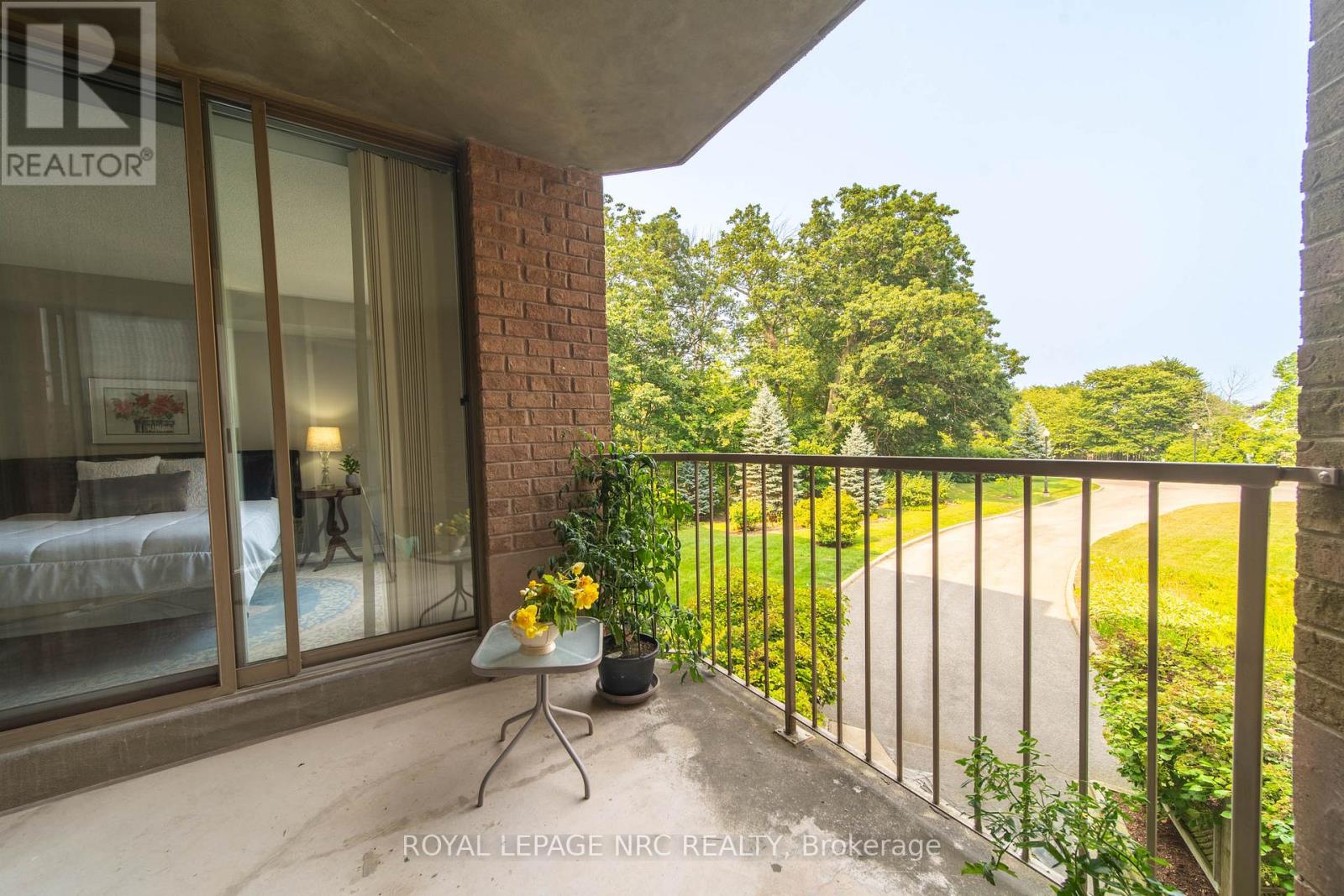 203 - 8111 Forest Glen Drive, Niagara Falls, Ontario  L2H 2Y7 - Photo 13 - X12508460