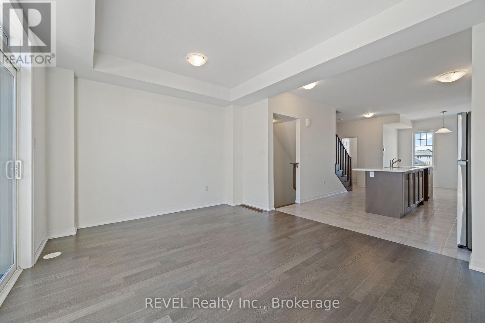 39 Lilac Lane, Thorold, Ontario L0S 1K0 - Photo 13 - X12508484