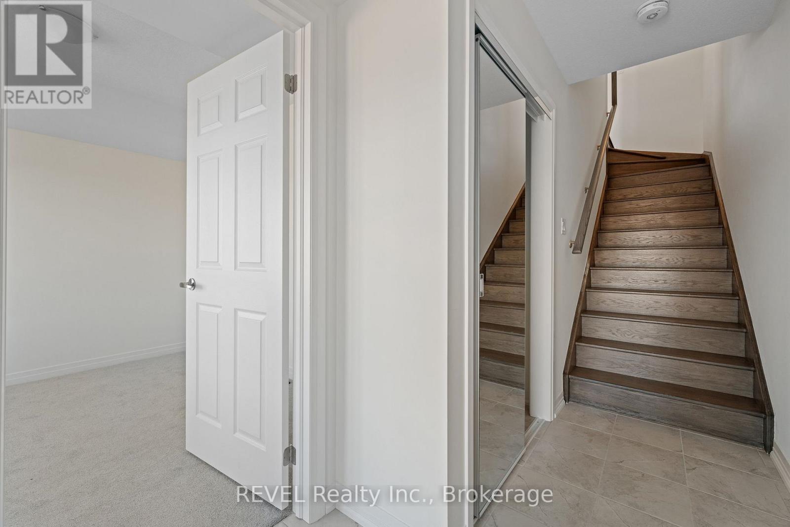 39 Lilac Lane, Thorold, Ontario L0S 1K0 - Photo 15 - X12508484