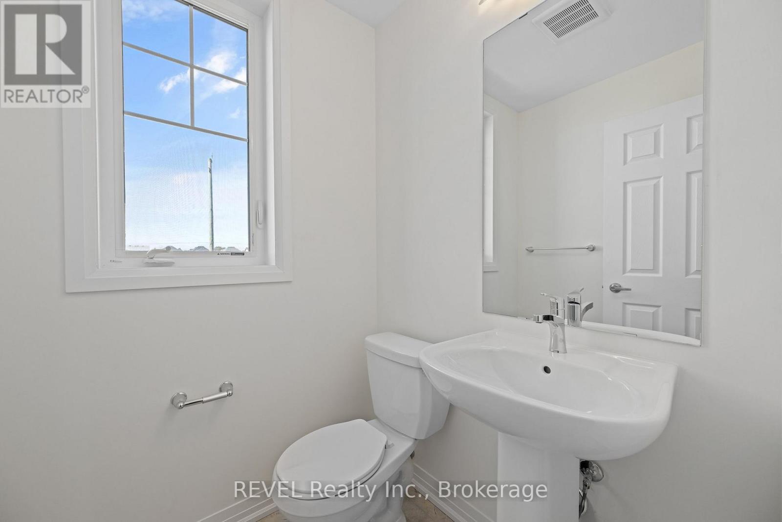 39 Lilac Lane, Thorold, Ontario L0S 1K0 - Photo 21 - X12508484