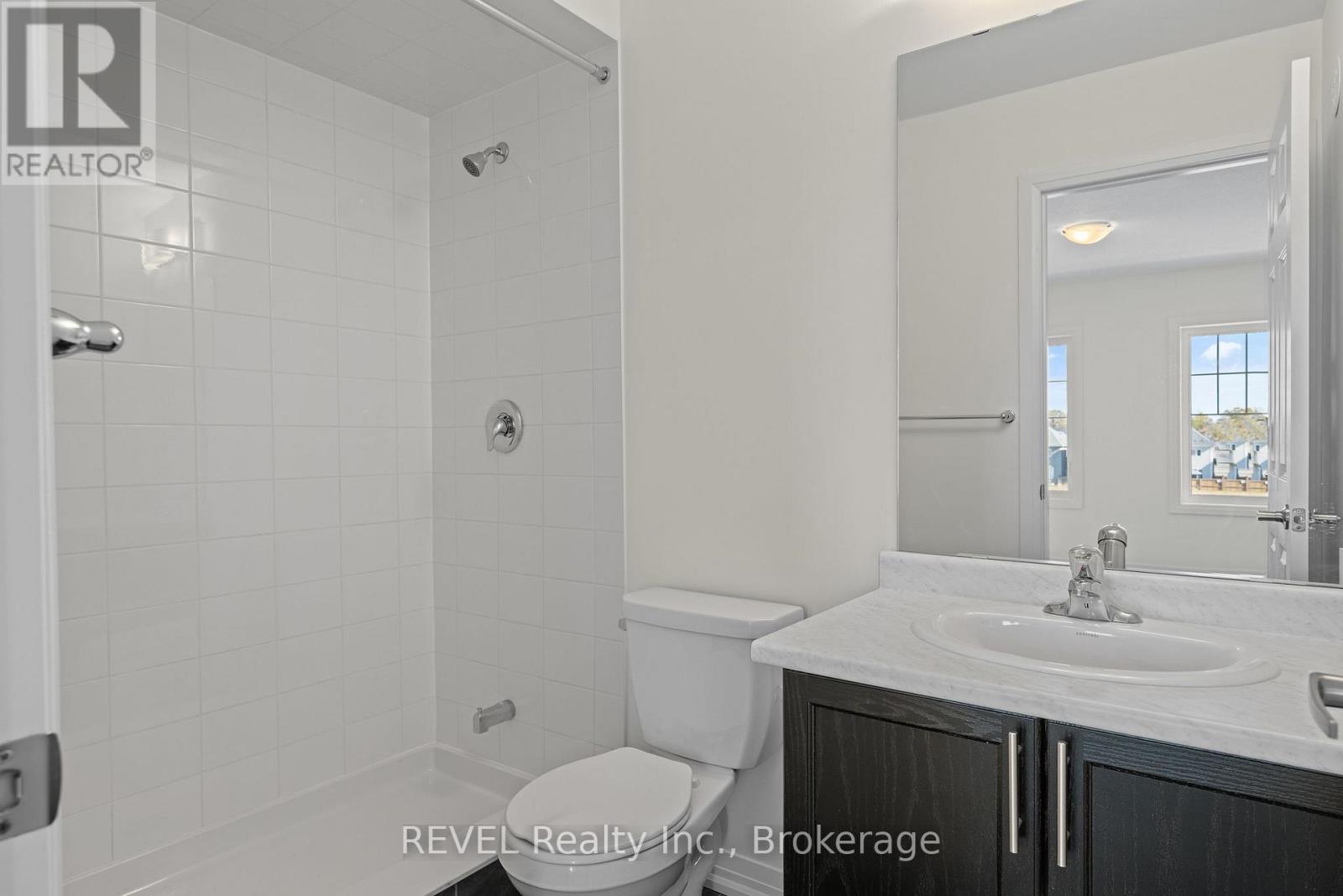 39 Lilac Lane, Thorold, Ontario L0S 1K0 - Photo 30 - X12508484