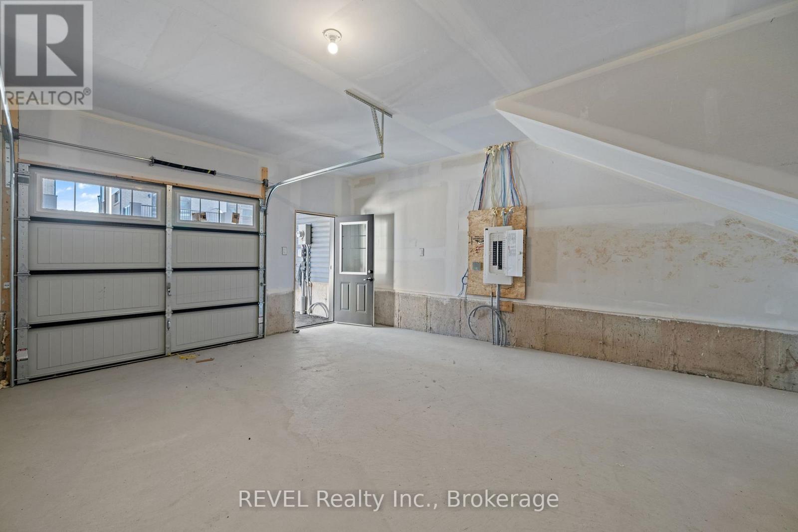 39 Lilac Lane, Thorold, Ontario L0S 1K0 - Photo 36 - X12508484