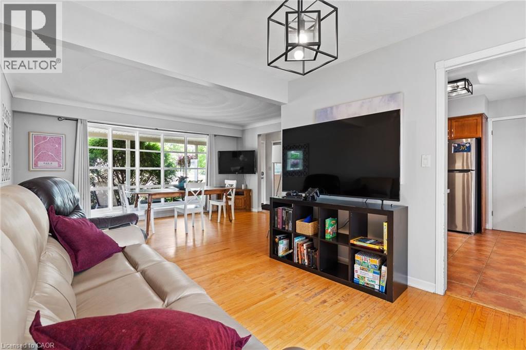 20 Mcgill Street, Welland, Ontario  L3C 3L3 - Photo 10 - 40759302